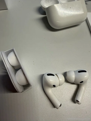 Apple AirPods Pro mit Ladecase Ladekabel und OVP Bild 3