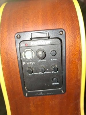 Neuwertige Westerngitarre  Bild 2