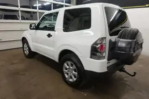 Mitsubishi Pajero Bild 17