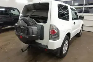 Mitsubishi Pajero Bild 15
