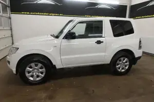 Mitsubishi Pajero Bild 18