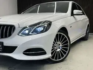 Mercedes-Benz E 220 Bild 2