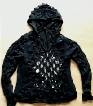 schwarzer 2-lagiger Lochpullover Gr. 40 mit Kapuze Bild 5