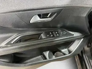 Peugeot 3008 Bild 12