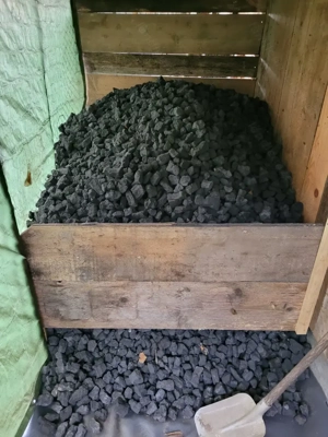1,3 Tonnen Kokskohle für Dauerbrandofen, Zentralheizung und Schmiedeofen  Bild 3