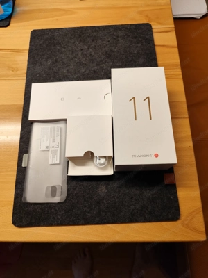 Handy ZTE Axon 11 5G 