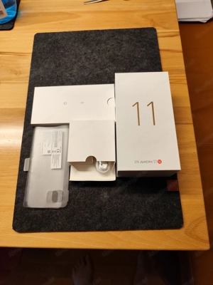 Handy ZTE Axon 11 5G  Bild 2