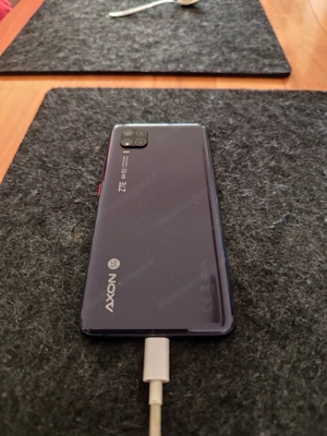 Handy ZTE Axon 11 5G  Bild 3