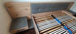 Doppelbett mit 2x Lattenrost + integrierten Nachtkästchen Bild 3