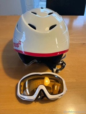 Skihelm mit Skibrille