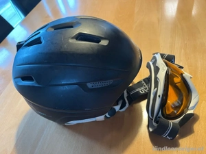Skihelm mit Skibrille