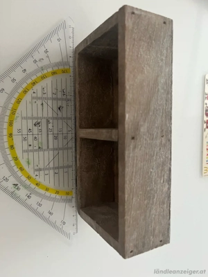 kleine zweigeteilte Box aus Holz Bild 4
