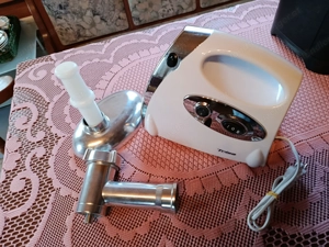 Trisa Hackfleischmaschine Weiss