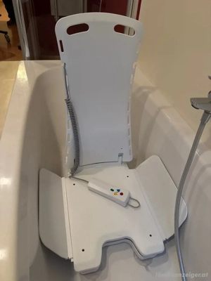 funktionsfähiger Badelift 
