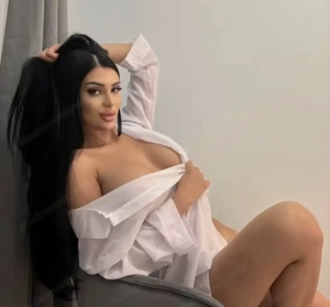 Hallo Ich bin Denisa new here brunette Bild 3