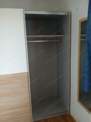 Moderner Kleiderschrank mit Schiebetüren - guter Zustand Bild 3