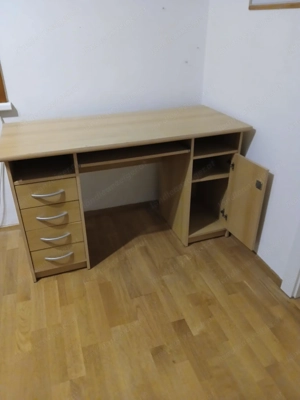 Praktischer Schreibtisch in Holzoptik - guter Zustand Bild 3