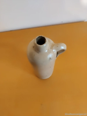 Antike Steingutflasche mit Henkel Bild 2