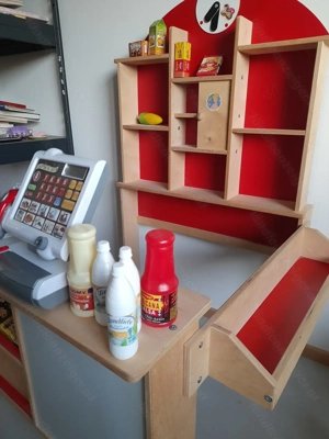 Einkaufsladen aus Holz Bild 2