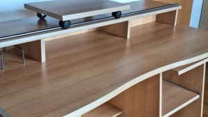 Schreibtisch   PC-Tisch Bild 4