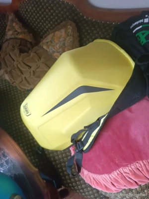 Sturzhelme & Tankrucksack ab 20 E  Bild 5