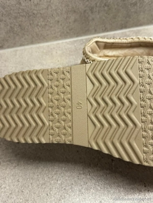  Warme Pantoletten für drinnen und draußen  Bild 3