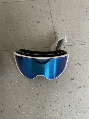 Skihelm mit Brille  Bild 4