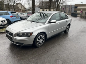 Volvo S40 2,0 D Momentum Bild 2