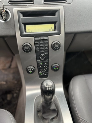 Volvo S40 2,0 D Momentum Bild 7