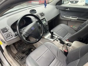 Volvo S40 2,0 D Momentum Bild 8