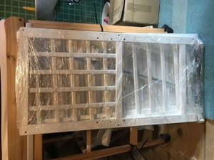 Schönes kleines Kinderbett fürs Wohnzimmer Büro Küche weiß Bild 2