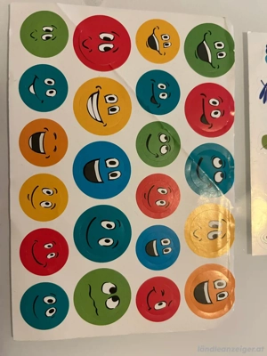 Kleber zum Basteln Bild 3