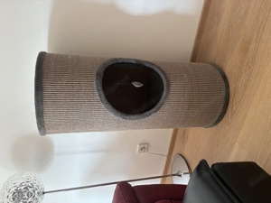 Kratzbaum leicht gebraucht abzugeben