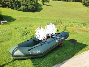 Schlauchboot mit 5 PS Honda Außenborder mit Schwimmwesten