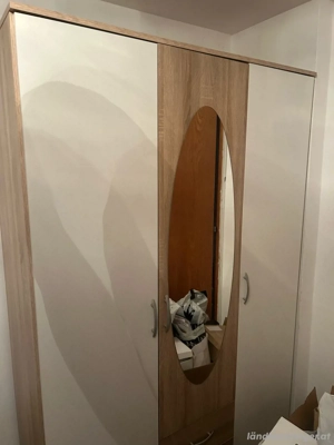 boxspringbett, kleiderschrank und teppich Bild 2