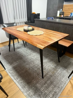 Esstisch in Holz Bild 2