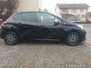 Peugeot 208 Bild 6