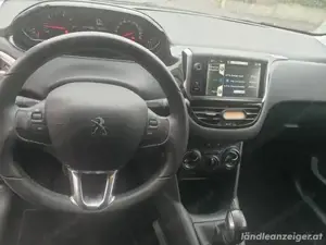 Peugeot 208 Bild 3