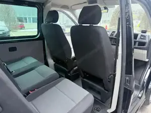 *** VW Transporter T6, schwarz, Doppelkabine, langer Radstand *** Bild 2