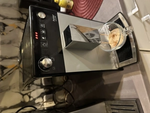 MELITTA F 230-101 Kaffeevollautomat (Silber, Kegelstahlmahlwerk, 15 bar) Bild 2
