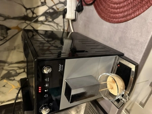 MELITTA F 230-101 Kaffeevollautomat (Silber, Kegelstahlmahlwerk, 15 bar) Bild 5