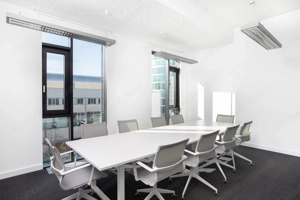 Anregendes Umfeld für neue Ideen und produktives Arbeiten in Regus Messecarree Bild 4