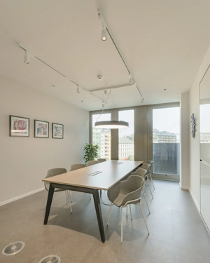 Auf Ihre Wünsche zugeschnittene Arbeitsplätze bieten wir Ihnen in Regus Icon Tower Bild 7