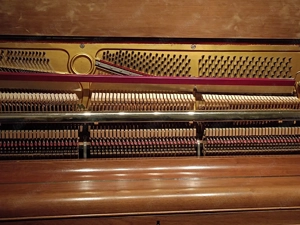 Schönes Klavier in sehr gutem Zustand Bild 6