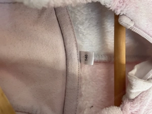 Plüschiger Einhorn Onesie (Einteiler), Grösse 146 Bild 4