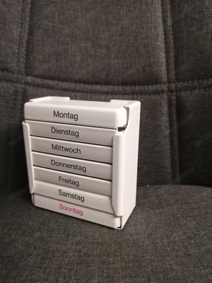 Neuwertige Medikamentbox