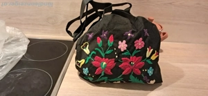 Handarbeit.  mehrere Stick-häckelarbeiten