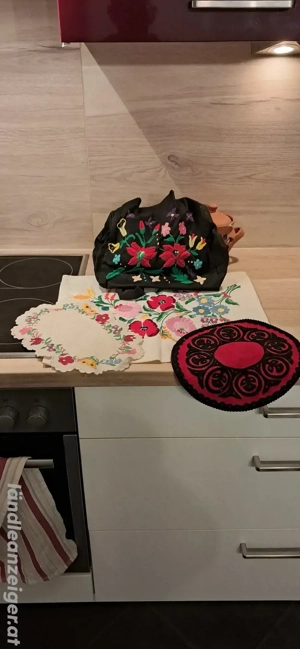 Handarbeit.  mehrere Stick-häckelarbeiten Bild 2