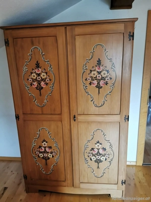 Schlafzimmermöbel im alten Stil  Bild 3