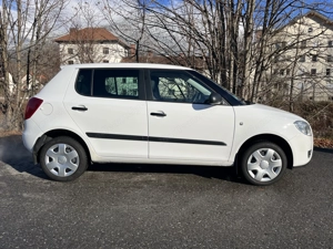 Skoda Fabia 2, frisch Vorgeführt, Garagengepflegt, Servicegepflegt, 8fach-Bereifung, 